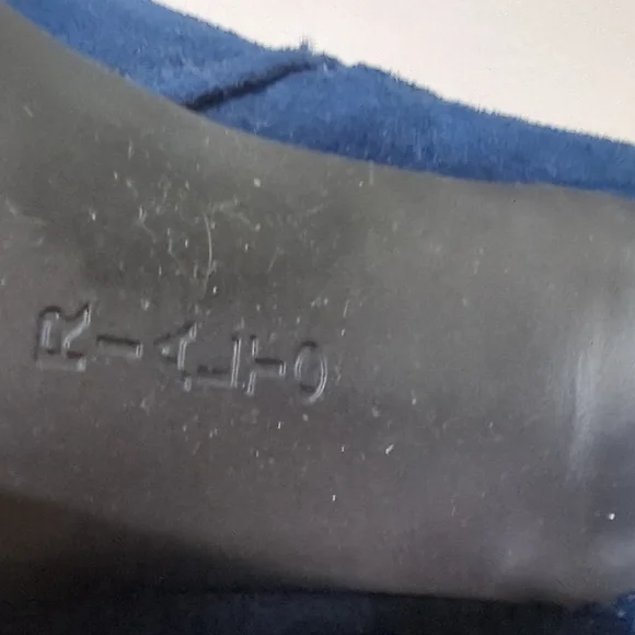 Riakto Navy Blue Buttoned Heeled Boots - Picture 4 of 6